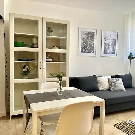 Pambnb - Cozy Refurbished Center شقة